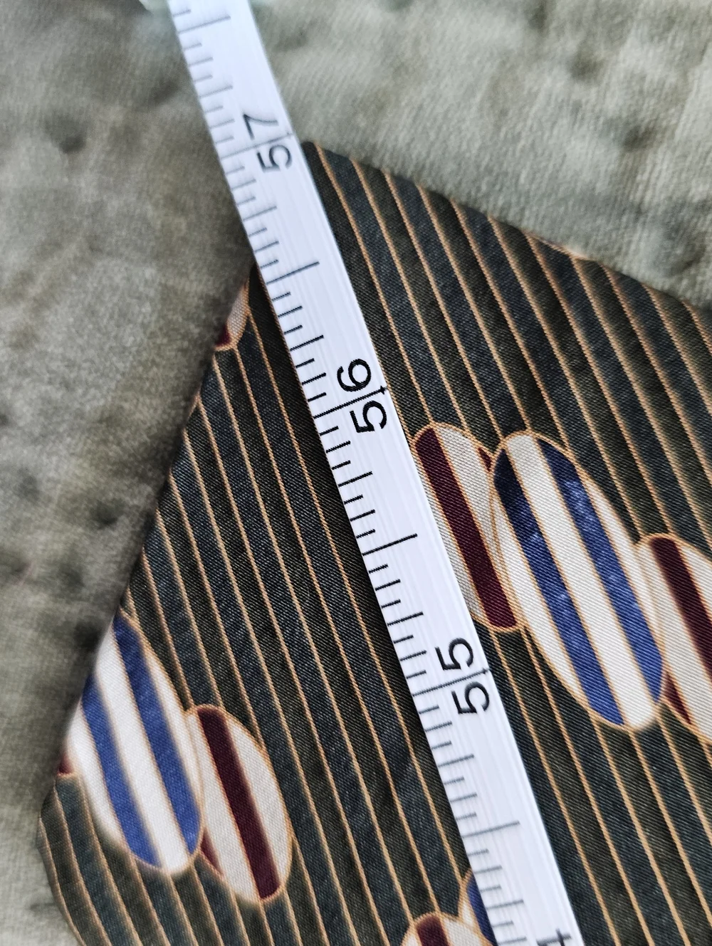 Vintage Bill Blass Black Label Olive Green Silk Wide Tie